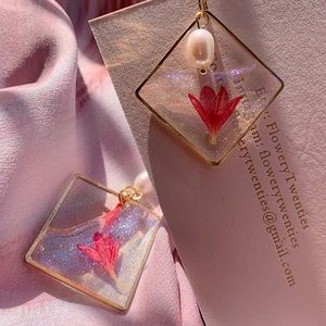 Handmade dry flower earring